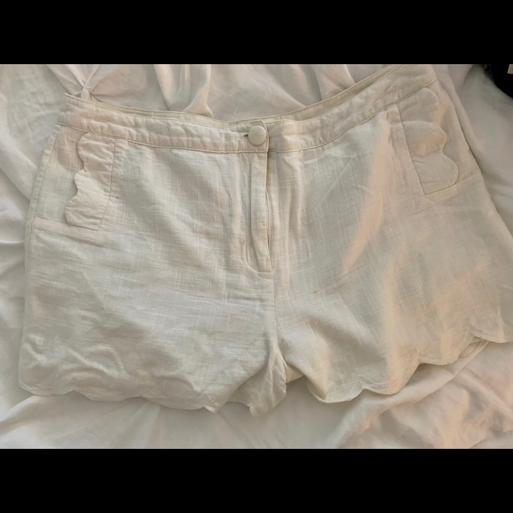 Scalloped linen shorts from Francesca’s